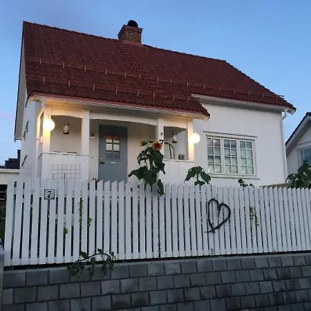 The Gingerbread House Privat overnatting *